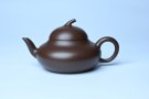 紫砂壶图片：美壶特惠 特好老紫泥茄段梨形壶 茶人醉爱 - 宜兴紫砂壶网
