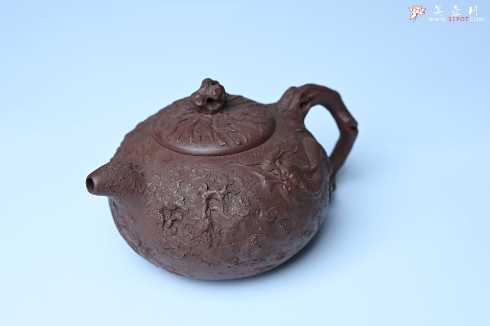 紫砂壶图片：潜力股赵老师实力演绎全手工龙供春壶 肌理细腻逼真 - 宜兴紫砂壶网