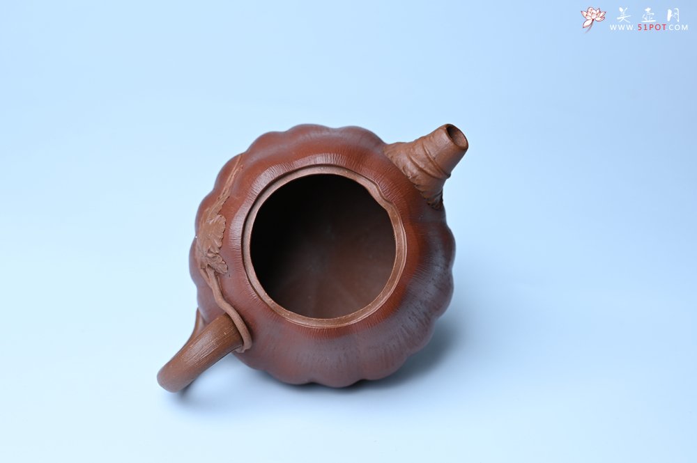 紫砂壶图片：美壶福利特惠 美壶专属定制 精致好料南瓜紫砂壶  肌理丰富生动 - 宜兴紫砂壶网