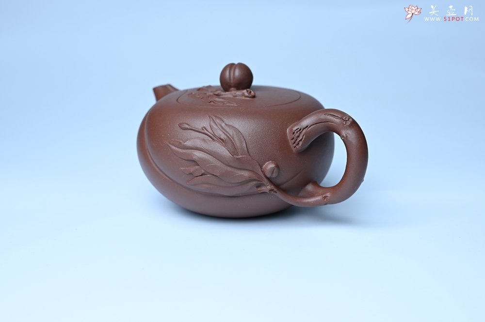 紫砂壶图片：美壶特惠 1993年国工杨军保精致特好紫泥蟠桃壶 - 宜兴紫砂壶网