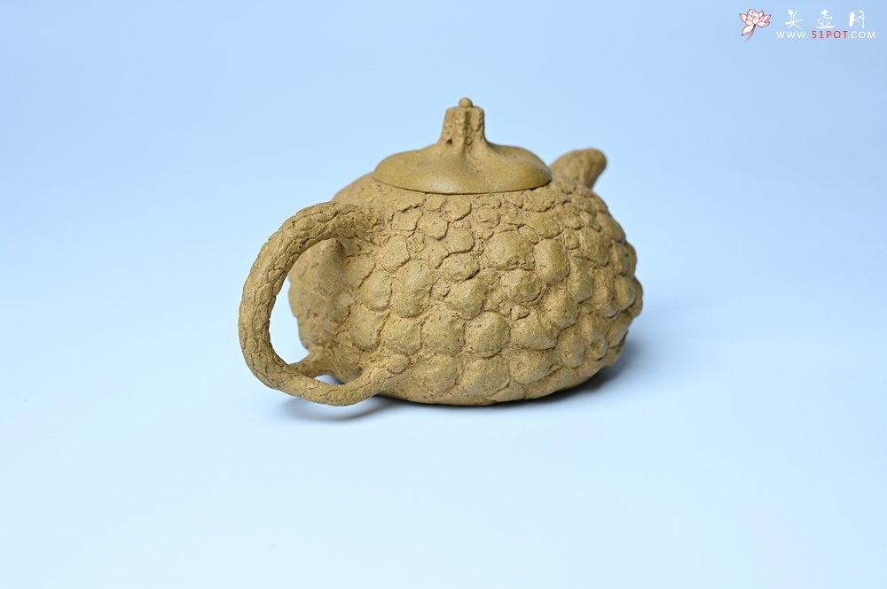 紫砂壶图片：美壶特惠 全手工黄段供春 肌理有老树瘿的感觉 灰常赞 - 宜兴紫砂壶网