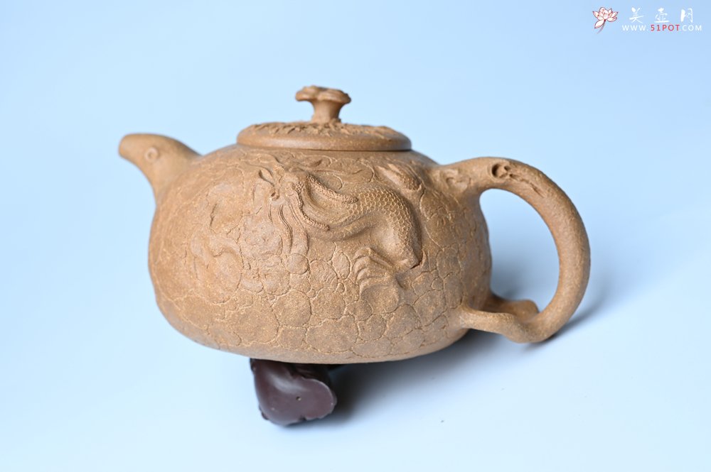 紫砂壶图片：潜力股赵老师实力演绎全手工老黄段泥灵芝游龙供春壶 游龙传福 不失为一把好壶 - 宜兴紫砂壶网