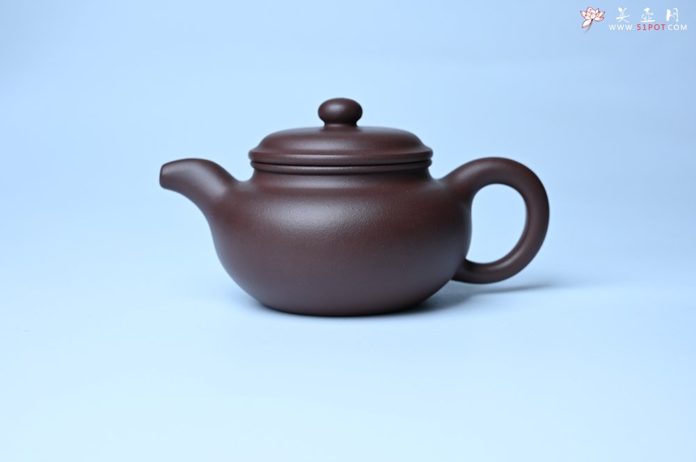 紫砂壶图片：潜力股周小培 特好老底槽青全手工仿古壶 茶人醉爱 - 宜兴紫砂壶网