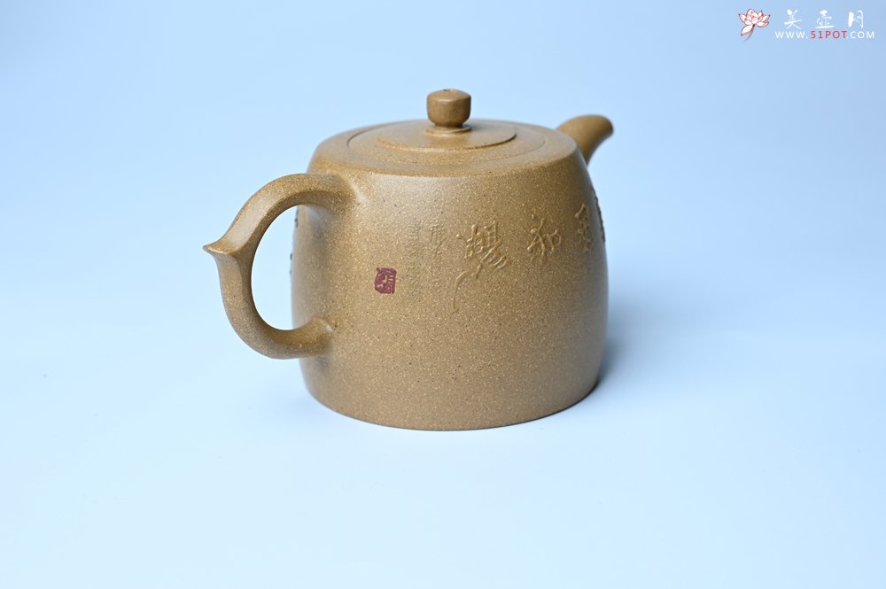 紫砂壶图片：美壶特惠 精致特好黄段泥井栏壶 泥绘祥瑞兔子 惠风和畅 寓意吉祥好运常来 - 宜兴紫砂壶网