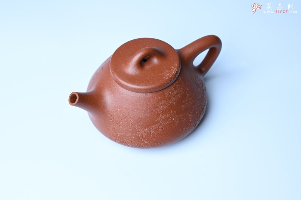 紫砂壶图片：实力派国工周斌（周镔）特好红降坡泥全手工子冶石瓢 张听钢装饰山水 - 宜兴紫砂壶网