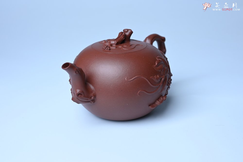 紫砂壶图片：实力派国工顾顺荣和夫人尹璐合作款 黄龙山紫泥松鼠葡萄壶270cc - 宜兴紫砂壶网