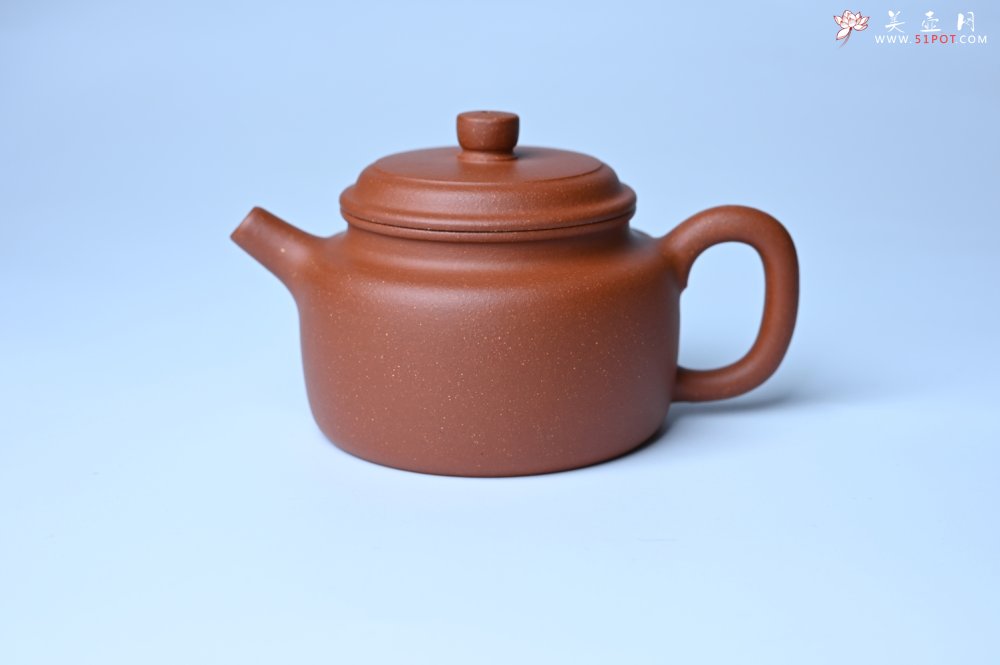 紫砂壶图片：美壶特惠 精致特好黄龙山宝山矿区红降坡泥德中壶 - 宜兴紫砂壶网