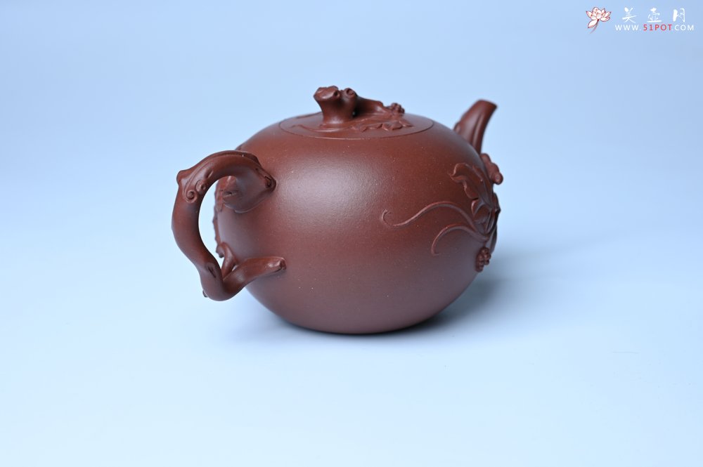 紫砂壶图片：实力派国工顾顺荣和夫人尹璐合作款 黄龙山紫泥松鼠葡萄壶270cc - 宜兴紫砂壶网