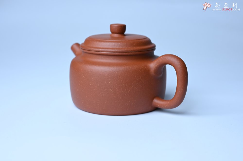 紫砂壶图片：美壶特惠 精致特好黄龙山宝山矿区红降坡泥德中壶 - 宜兴紫砂壶网
