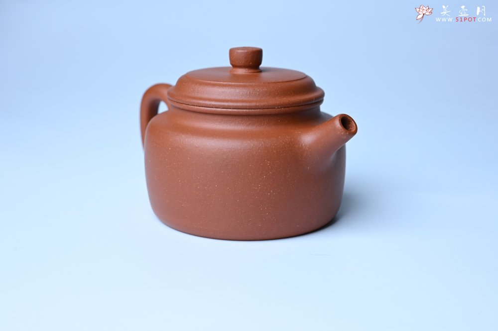 紫砂壶图片：美壶特惠 精致特好黄龙山宝山矿区红降坡泥德中壶 - 宜兴紫砂壶网