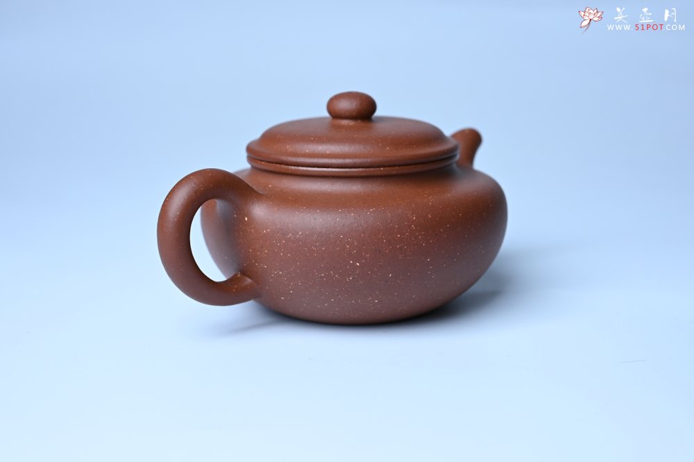 紫砂壶图片：美壶特惠 精致特好共生紫砂矿扁古壶 矿物质丰富 茶人醉爱 - 宜兴紫砂壶网