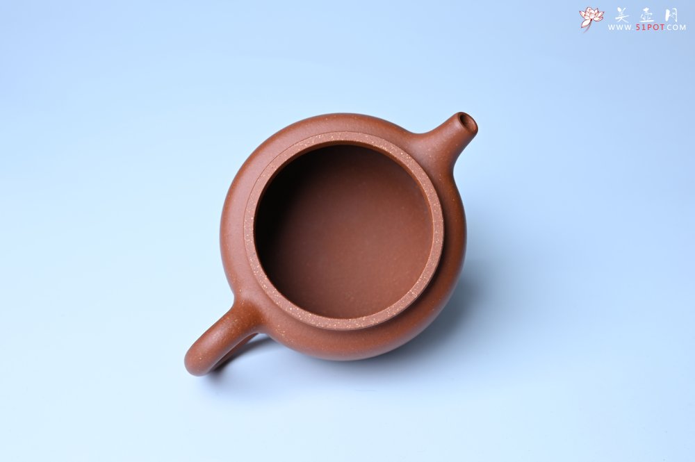 紫砂壶图片：美壶特惠 精致特好黄龙山宝山矿区红降坡泥德中壶 - 宜兴紫砂壶网