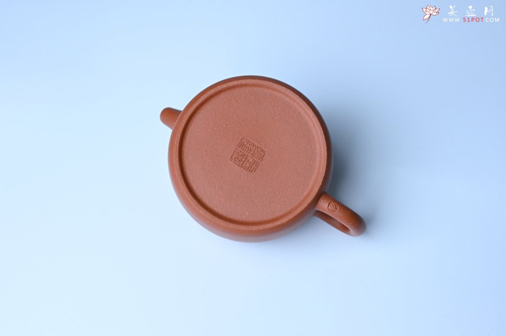 紫砂壶图片：美壶特惠 精致特好黄龙山宝山矿区红降坡泥德中壶 - 宜兴紫砂壶网