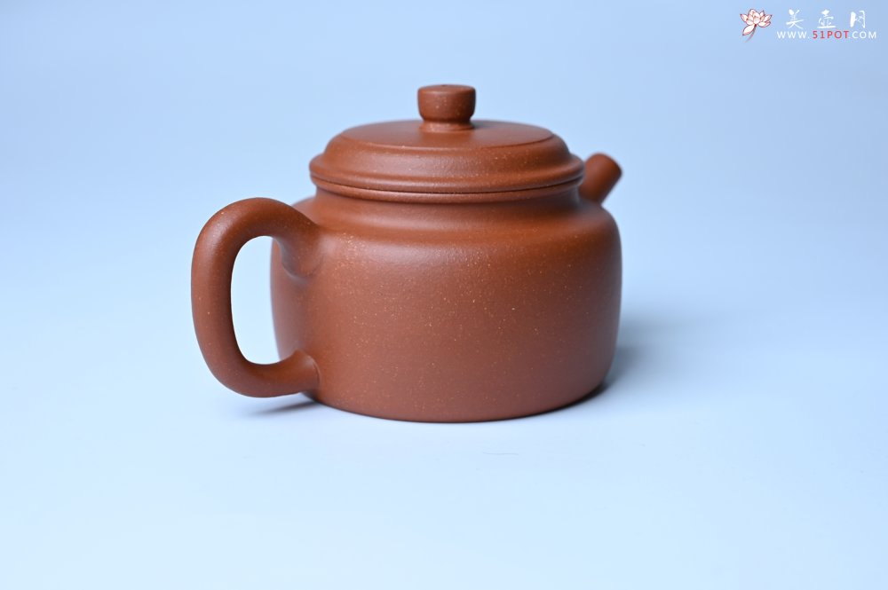 紫砂壶图片：美壶特惠 精致特好黄龙山宝山矿区红降坡泥德中壶 - 宜兴紫砂壶网