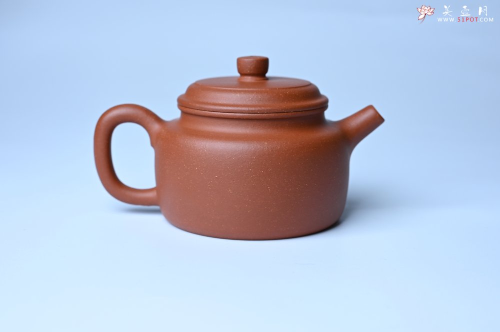 紫砂壶图片：美壶特惠 精致特好黄龙山宝山矿区红降坡泥德中壶 - 宜兴紫砂壶网