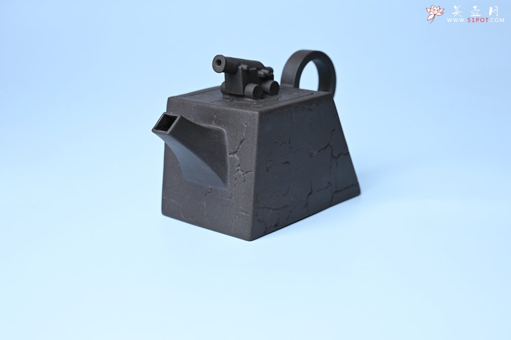 紫砂壶图片：美壶特惠 优质紫泥还原烧威震四方壶 - 宜兴紫砂壶网