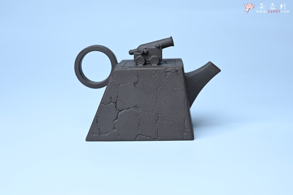 紫砂壶图片：美壶特惠 优质紫泥还原烧威震四方壶 - 宜兴紫砂壶网