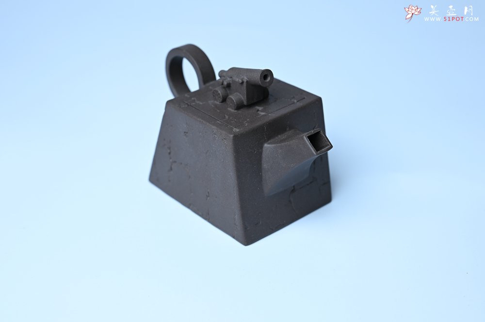 紫砂壶图片：美壶特惠 优质紫泥还原烧威震四方壶 - 宜兴紫砂壶网