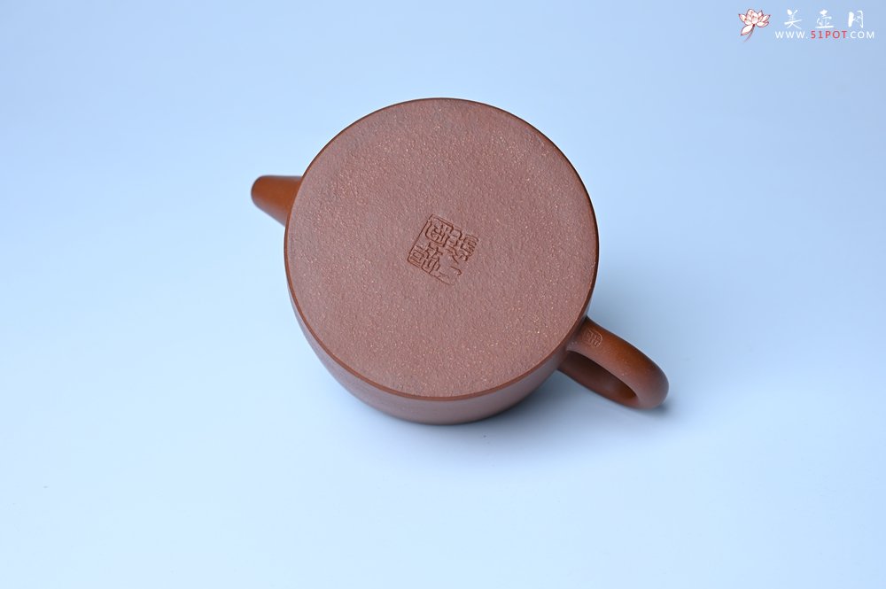 紫砂壶图片：潜力股周小培全手工演绎特好降坡泥汉瓦壶 大口盖 - 宜兴紫砂壶网