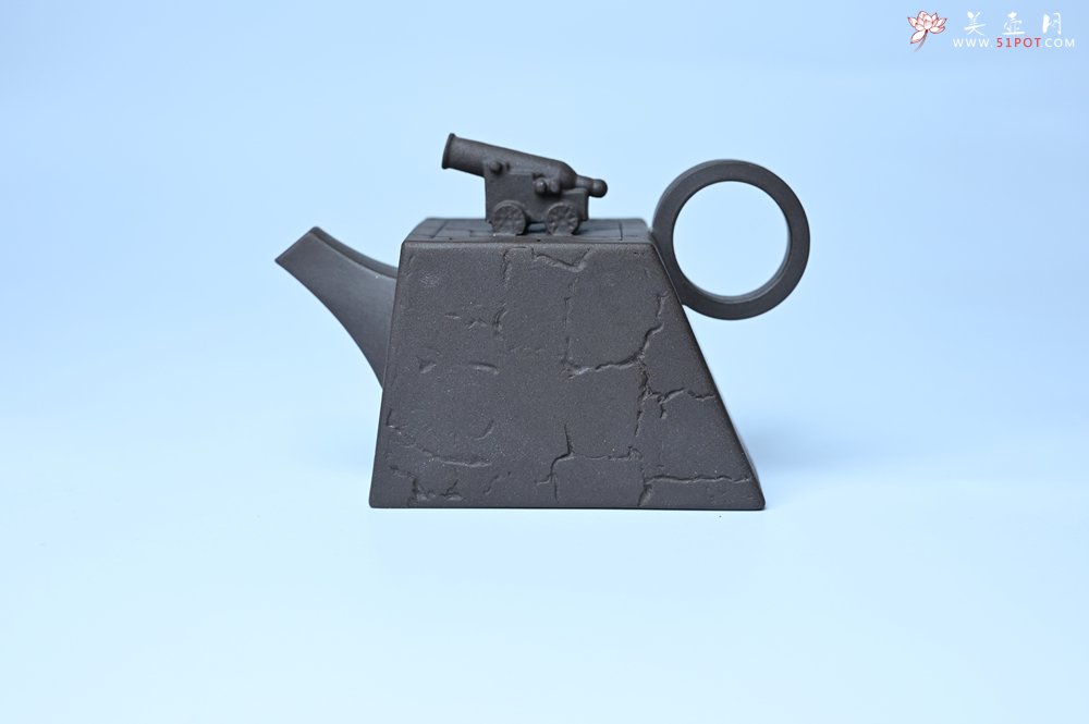 紫砂壶图片：美壶特惠 优质紫泥还原烧威震四方壶 - 宜兴紫砂壶网