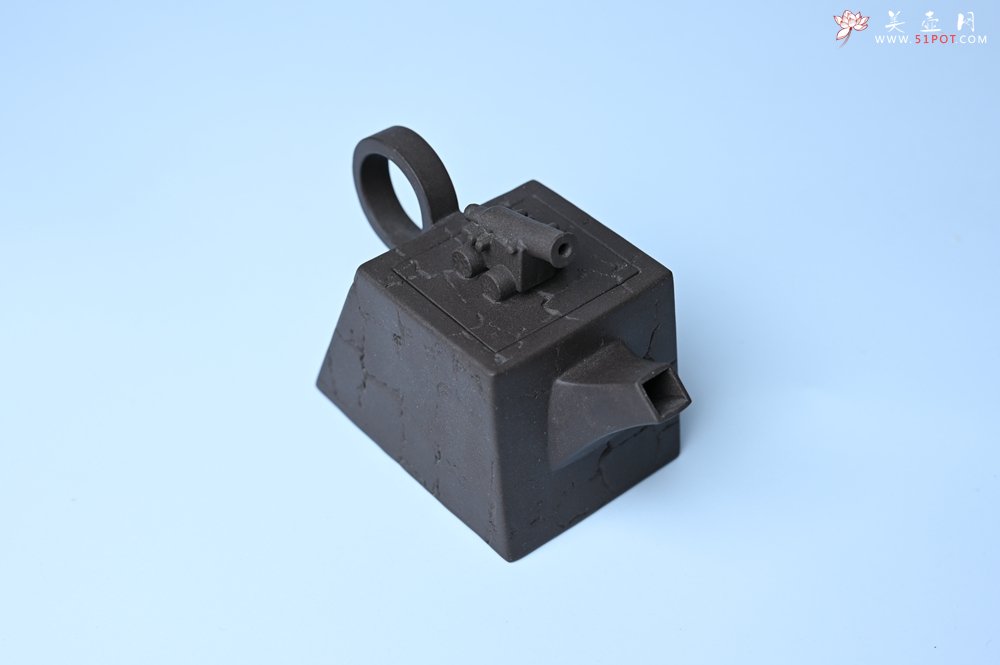 紫砂壶图片：美壶特惠 优质紫泥还原烧威震四方壶 - 宜兴紫砂壶网