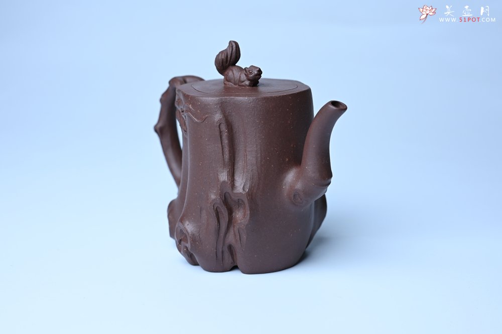 紫砂壶图片：实力派工艺师周斌底槽青精品松鼠葡萄树桩壶 - 宜兴紫砂壶网