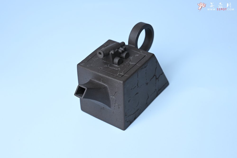 紫砂壶图片：美壶特惠 优质紫泥还原烧威震四方壶 - 宜兴紫砂壶网