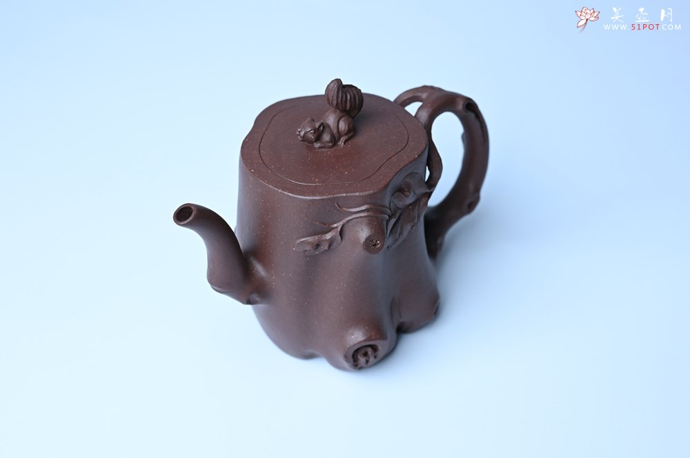 紫砂壶图片：实力派工艺师周斌底槽青精品松鼠葡萄树桩壶 - 宜兴紫砂壶网
