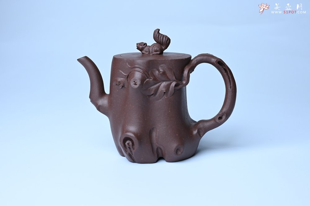 紫砂壶图片：实力派工艺师周斌底槽青精品松鼠葡萄树桩壶 - 宜兴紫砂壶网