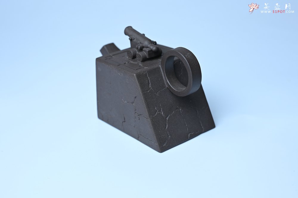 紫砂壶图片：美壶特惠 优质紫泥还原烧威震四方壶 - 宜兴紫砂壶网