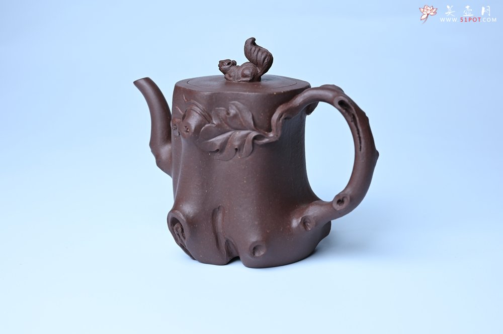 紫砂壶图片：实力派工艺师周斌底槽青精品松鼠葡萄树桩壶 - 宜兴紫砂壶网