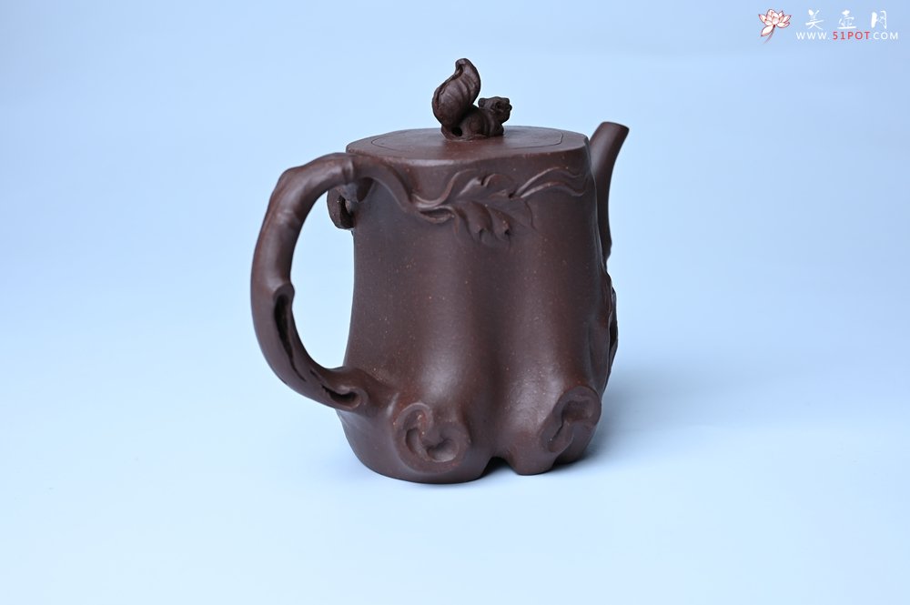 紫砂壶图片：实力派工艺师周斌底槽青精品松鼠葡萄树桩壶 - 宜兴紫砂壶网