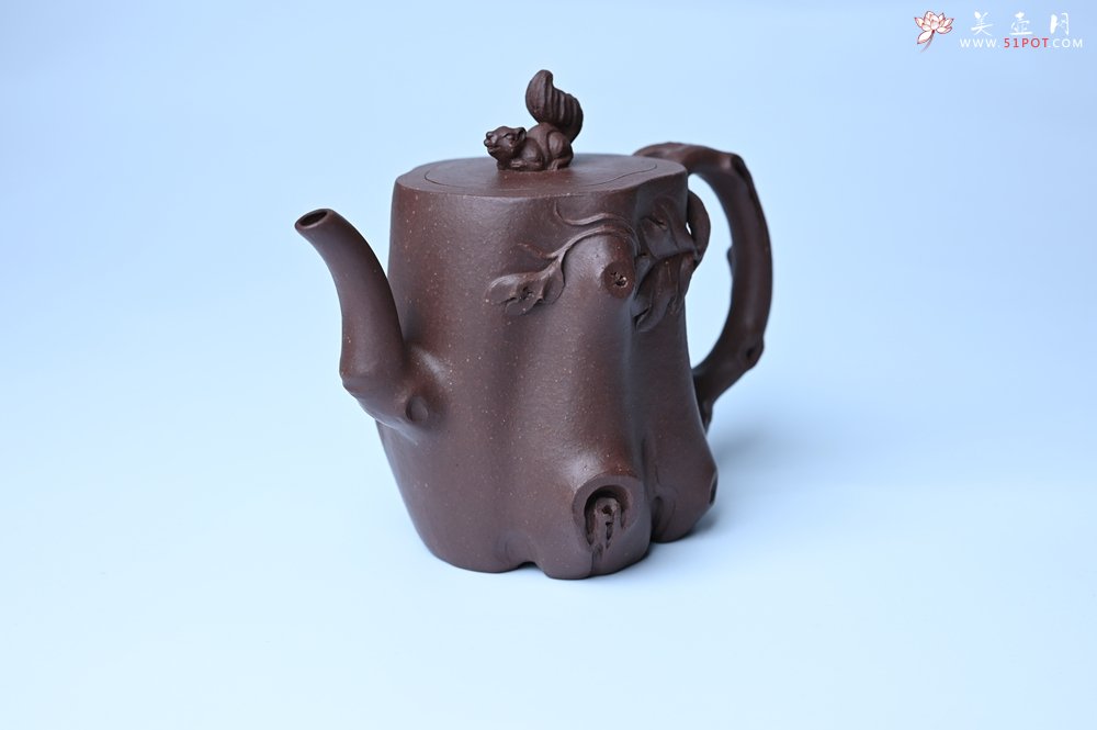 紫砂壶图片：实力派工艺师周斌底槽青精品松鼠葡萄树桩壶 - 宜兴紫砂壶网