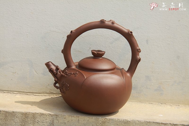 紫砂壶图片：梅祖提梁（与王建中合作） - 宜兴紫砂壶网