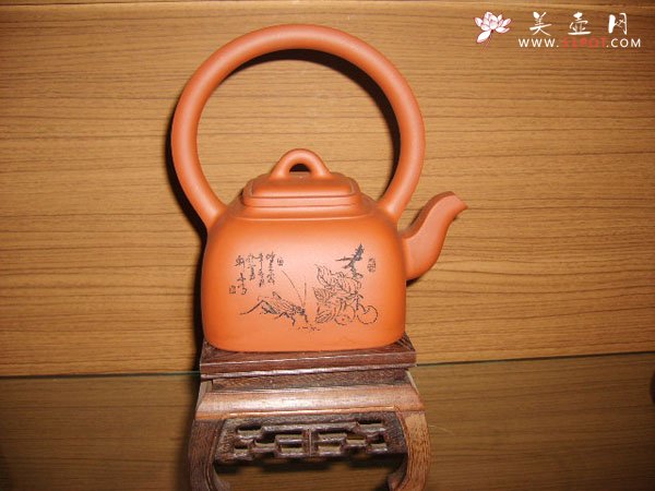 紫砂壶图片：方圆提梁 - 宜兴紫砂壶网