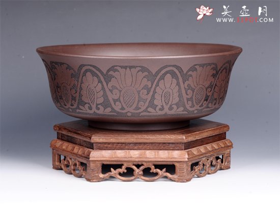 紫砂壶图片：陶刻水洗 - 宜兴紫砂壶网