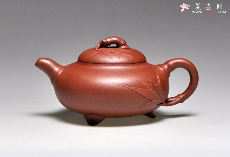 紫砂壶图片：《三足竹段》泥料：底槽清  容量：250cc - 宜兴紫砂壶网