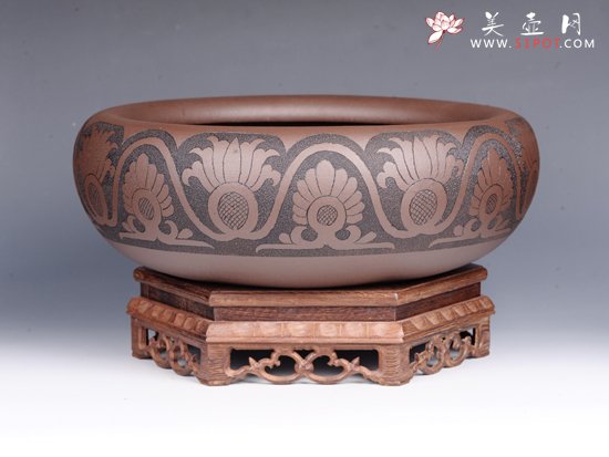 紫砂壶图片：陶刻水洗 - 宜兴紫砂壶网