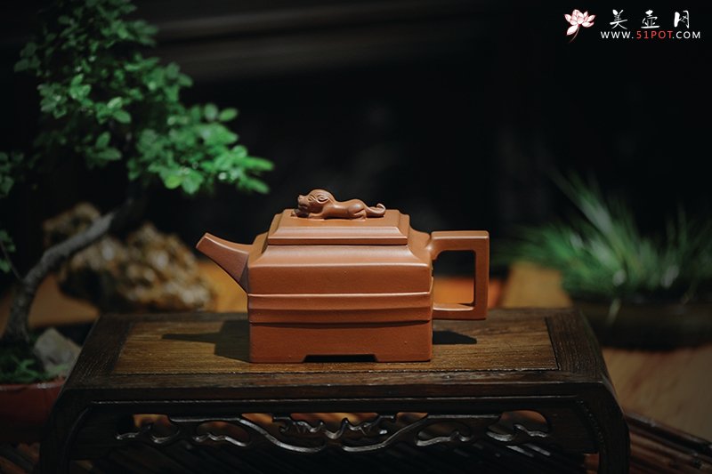 紫砂壶图片：青狮玉带壶 - 宜兴紫砂壶网