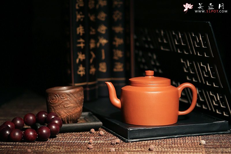 紫砂壶图片：心经三式赵庄朱泥300cc - 宜兴紫砂壶网