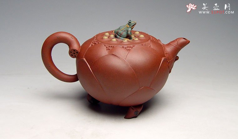 紫砂壶图片：荷花青蛙壶 - 宜兴紫砂壶网