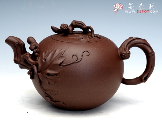 紫砂壶图片：松鼠葡萄  泥料：原矿紫砂泥 - 宜兴紫砂壶网