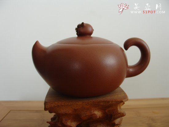 紫砂壶图片：金猪纳福清水泥 - 宜兴紫砂壶网