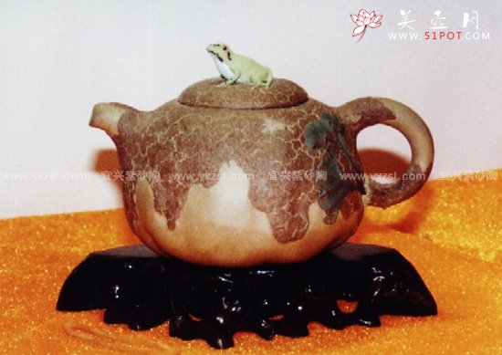 紫砂壶图片：树蛙银杏壶 - 宜兴紫砂壶网