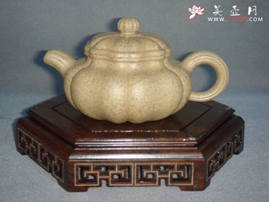 紫砂壶图片：葵仿古壶 - 宜兴紫砂壶网