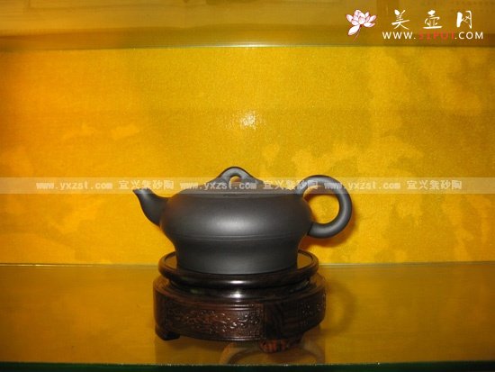 紫砂壶图片：情有独钟 - 宜兴紫砂壶网