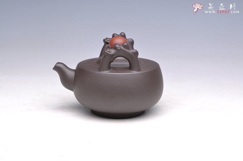 紫砂壶图片：双龙戏珠 - 宜兴紫砂壶网