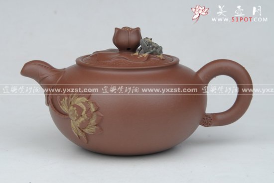 紫砂壶图片：喷水夏恋荷花壶 - 宜兴紫砂壶网