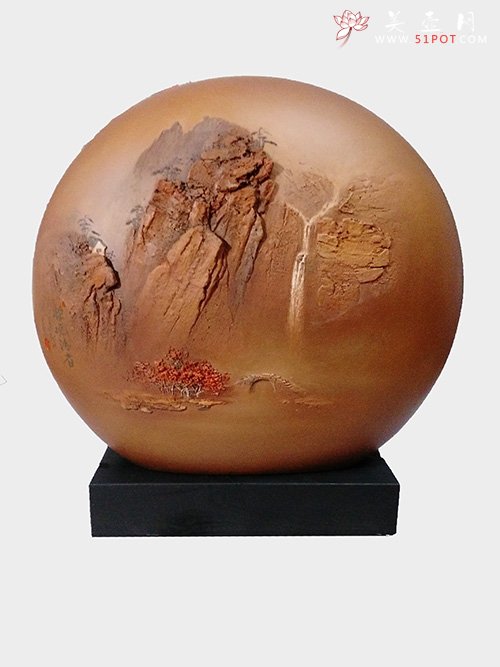 紫砂壶图片：泥绘立体山水 - 宜兴紫砂壶网