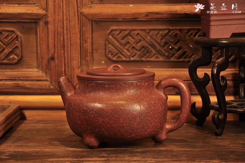 紫砂壶图片：彭年金砂明炉壶 - 宜兴紫砂壶网